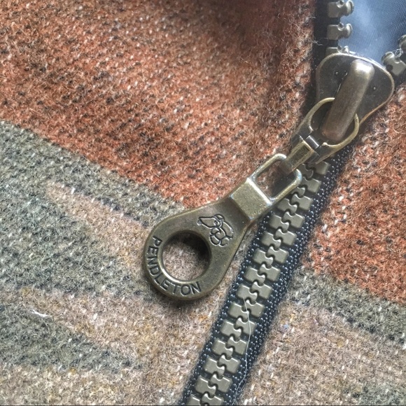 **SOLD** Vintage Pendleton Wool Blanket Jacket - Picture 6 of 8